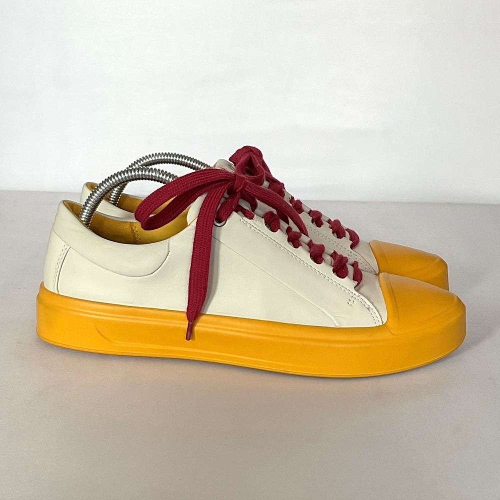 ECCO Street Tray Leather Low Top Sneakers Women's 10